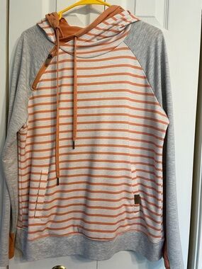 Maurices Striped Hooded Top in Cream and Rust